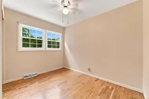 102 Sherwood Dr, Hastings, MI 49058 - Photo 16