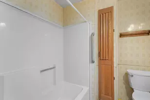 204 Terre Coupe St, Buchanan, MI 49107 - Photo 18