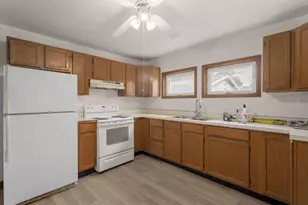 204 Terre Coupe St, Buchanan, MI 49107 - Photo 8
