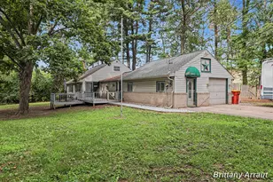2027 Valentine St NE, Grand Rapids, MI 49525 - Photo 2