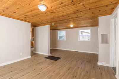 1122 3rd Street NW, Grand Rapids, MI 49504 - Photo 2
