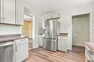 136 East Ave N, Battle Creek, MI 49017 - Photo 10
