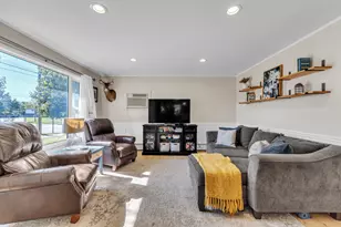 527 Arthur St, Chelsea, MI 48118 - Photo 8