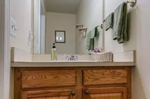 4823 N Ridgeside Cir, Ann Arbor, MI 48105 - Photo 10