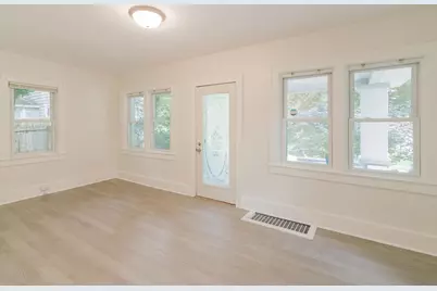 1054 Haines Street NW, Grand Rapids, MI 49504 - Photo 4