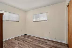 229 S 22nd Street S, Battle Creek, MI 49015 - Photo 10