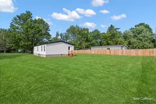 720 Park, Howard City, MI 49329 - Photo 30