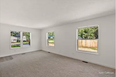 720 Park, Howard City, MI 49329 - Photo 12