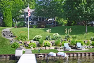 3911 Lakewood Dr, Waterford, MI 48329 - Photo 2