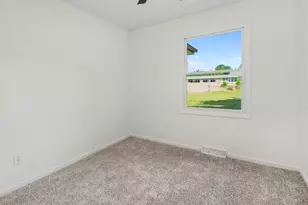 516 Evart St, Cadillac, MI 49601 - Photo 10