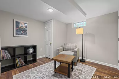 1074 Washtenaw Drive NE, Grand Rapids, MI 49505 - Photo 18