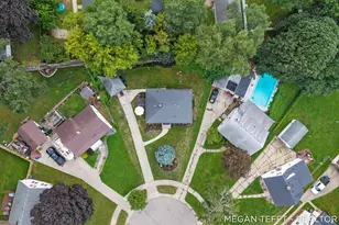1074 Washtenaw Dr NE, Grand Rapids, MI 49505 - Photo 32