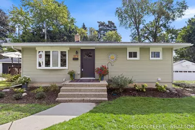 1074 Washtenaw Drive NE, Grand Rapids, MI 49505 - Photo 1