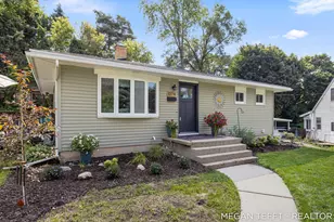 1074 Washtenaw Dr NE, Grand Rapids, MI 49505 - Photo 2