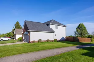 7798 Greene Farm Dr, Ypsilanti, MI 48197 - Photo 4