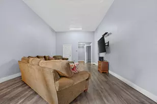 29 Monroe St, Hillsdale, MI 49242 - Photo 4
