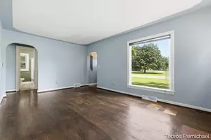 3372 Evert St NW, Grand Rapids, MI 49534 - Photo 6