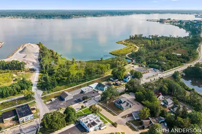 1748 Lakeshore Drive, Muskegon, MI 49441 - Photo 4