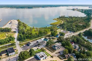 1748 Lakeshore Dr, Muskegon, MI 49441 - Photo 4