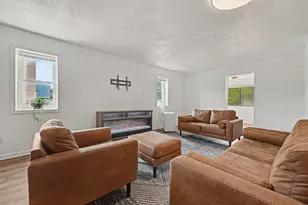 137 N Main St, Plainwell, MI 49080 - Photo 4