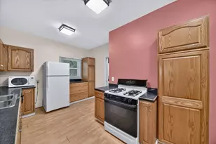 124 E Clinton St, Hastings, MI 49058 - Photo 8