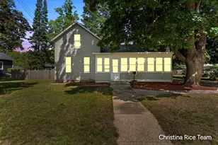 412 W Montcalm St, Greenville, MI 48838 - Photo 2