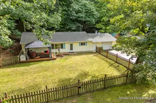 13900 Weeks Dr NE, Greenville, MI 48838 - Photo 22