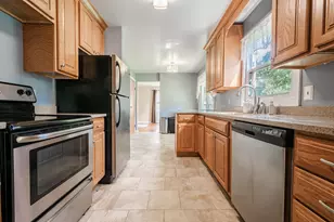 102 Lincolnwood Dr, Battle Creek, MI 49015 - Photo 10