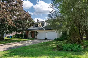 102 Lincolnwood Dr, Battle Creek, MI 49015 - Photo 2