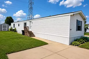 46561 Beau Jardin Dr, Macomb, MI 48044 - Photo 1