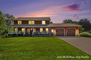1562 W Ellis Ave, Belding, MI 48809 - Photo 2