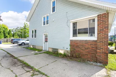 1109 Fulton Street W, Grand Rapids, MI 49504 - Photo 4