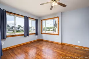 1109 Fulton St W, Grand Rapids, MI 49504 - Photo 10