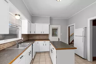 1670 Cleveland Ave SW, Wyoming, MI 49509 - Photo 6