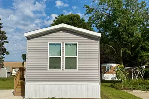 333 E Lakewood Blvd, Holland, MI 49424 - Photo 2