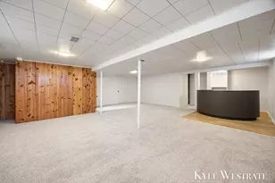 1752 Lake Michigan Dr NW, Grand Rapids, MI 49504 - Photo 24