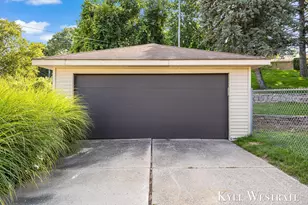 1752 Lake Michigan Dr NW, Grand Rapids, MI 49504 - Photo 34
