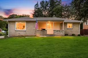 1752 Lake Michigan Dr NW, Grand Rapids, MI 49504 - Photo 2
