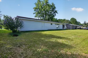 1790 Lakewood Dr, Crystal, MI 48818 - Photo 20