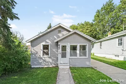 427 Hopson Street NE, Grand Rapids, MI 49503 - Photo 1