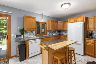 572 Stevenscott Dr, Muskegon, MI 49442 - Photo 6