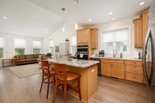 3031 N Spurway Dr, Ann Arbor, MI 48105 - Photo 10