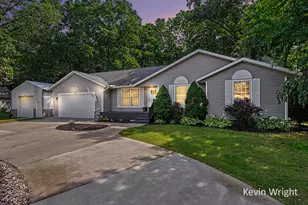 1802 Duchess Ct, Muskegon, MI 49445 - Photo 4