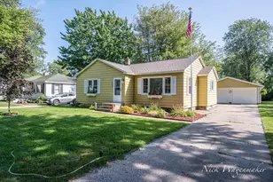 712 River St, Spring Lake, MI 49456 - Photo 2