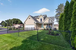 165 Hawthorne Dr, Brooklyn, MI 49230 - Photo 2
