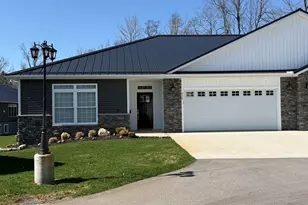 238 Glei Ct, Hillsdale, MI 49242 - Photo 2