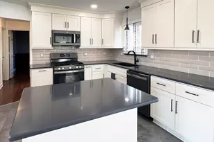 9358 Marie Ct, Livonia, MI 48150 - Photo 12