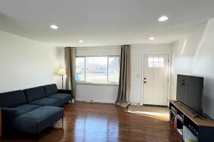 9358 Marie Ct, Livonia, MI 48150 - Photo 8