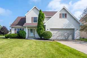 401 S Veronica Ct, Saint Joseph, MI 49085 - Photo 2