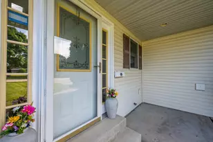 401 S Veronica Ct, Saint Joseph, MI 49085 - Photo 4